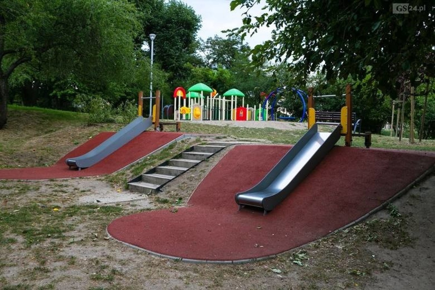 Na razie dzieci nie mogą korzystać z placów zabaw