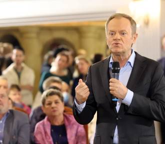 Donald Tusk w Siemianowicach Śląskich. Przewodniczący PO spotkał się z nauczycielami