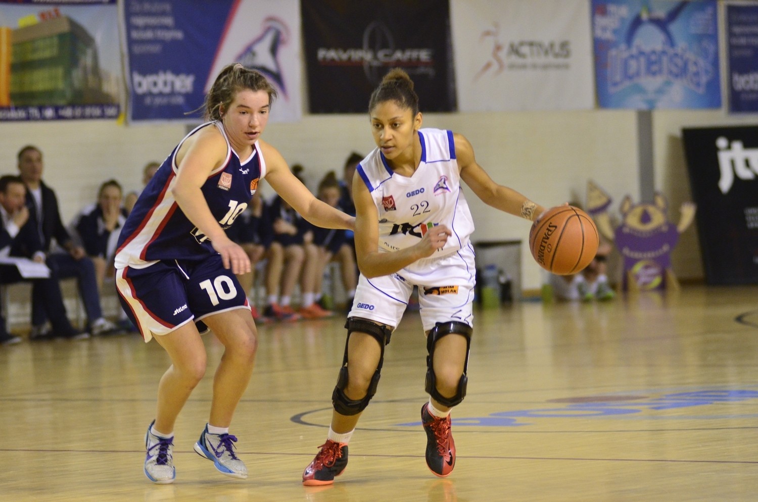 Koszykówka kobiet: MUKS Poznań - VBW Gdynia 82:50