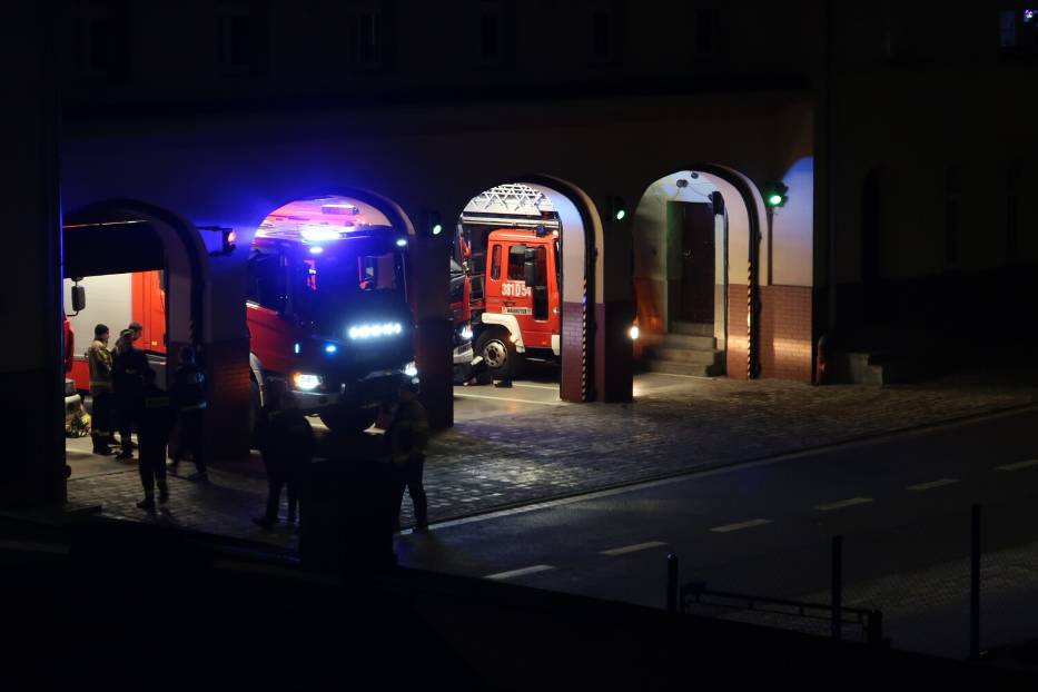 Strażacy z JGR-1 w Wałbrzychu głośno przywitali Nowy Rok 2023 - zdjęcia