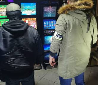 Nielegalne tytoń i papierosy w nielegalnym kasynie w Tuszynie