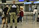 Przylecieli do Krakowa ze sfałszowanymi paszportami. Mają zgłaszać się co miesiąc