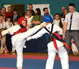 Bardzo widowiskowe Mistrzostwa Pomorza Karate Kyokushin w Postominie. Zdjęcia