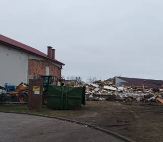 Zajazd Bartnik w Hajnówce został już wyburzony. Rusza budowa Akademii Przyrody