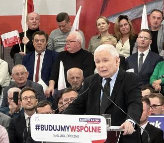 Jarosław Kaczyński w Opocznie. Prezes PiS na spotkaniu "Wolnych Polaków". ZDJĘCIA