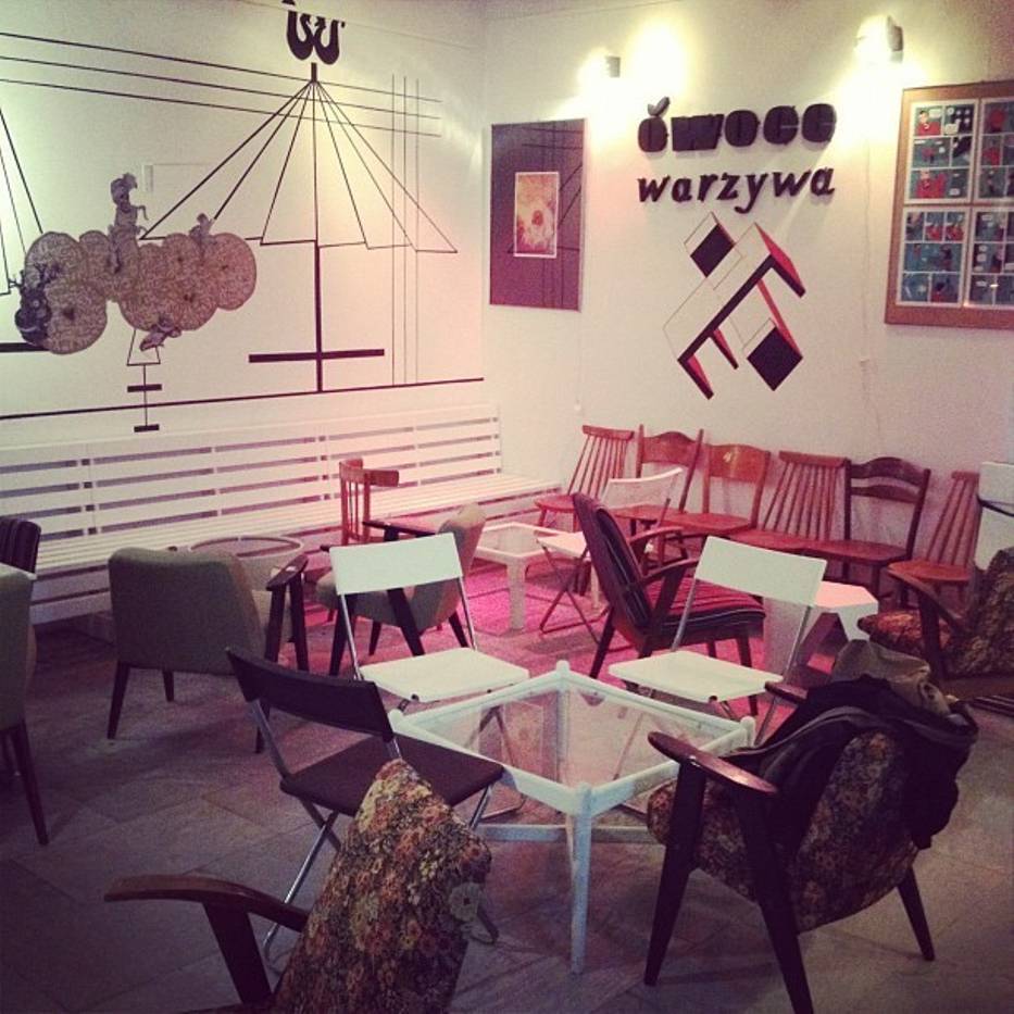 Wnętrze klubokawiarni Owoce i Warzywa
