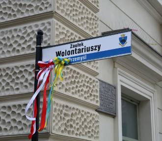 Zaułek Wolontariuszy w Przemyślu. Dla uhonorowania ludzi, którzy pomagali uchodźcom