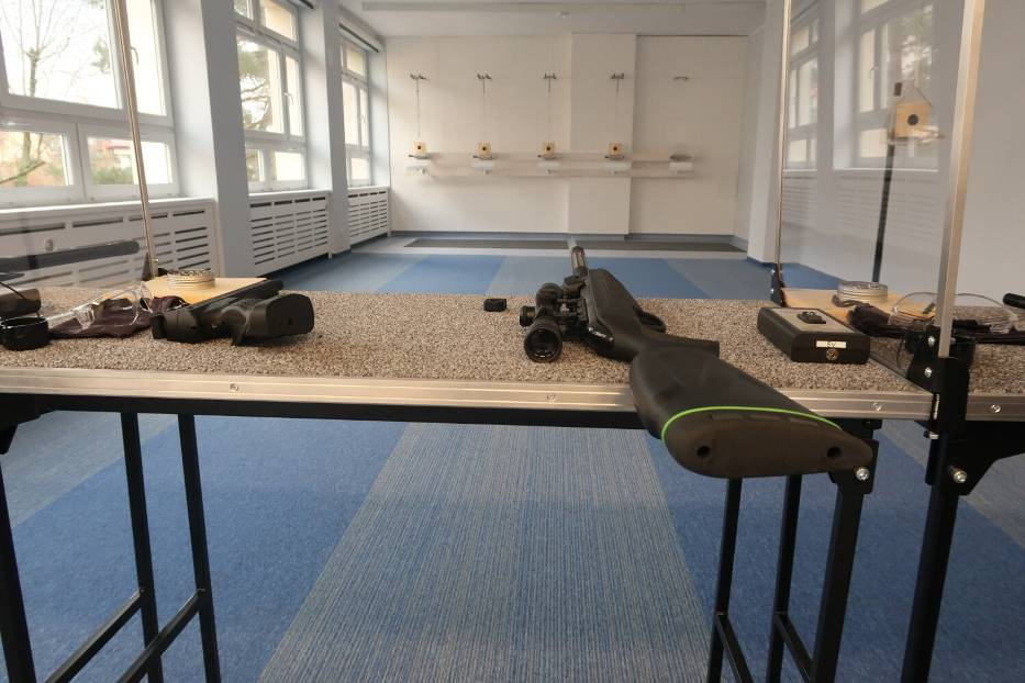 W Wałbrzychu powstała nowoczesna strzelnica pneumatyczna. Kto z niej będzie korzystał? Zdjęcia z otwarcia