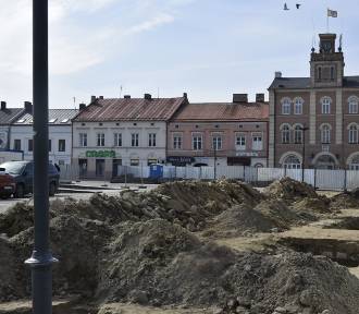 Trwają intensywne prace nad przebudową Rynku w Skierniewicach
