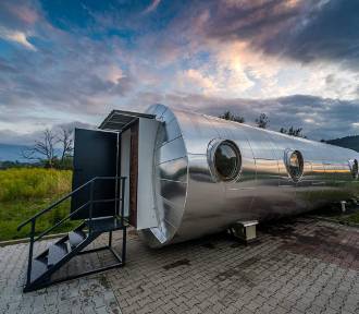 Kosmiczna instalacja w Miłkowie koło Karpacza? Co to jest pytają turyści i mieszkańcy
