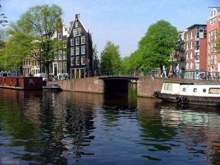 Kanał w Amsterdamie