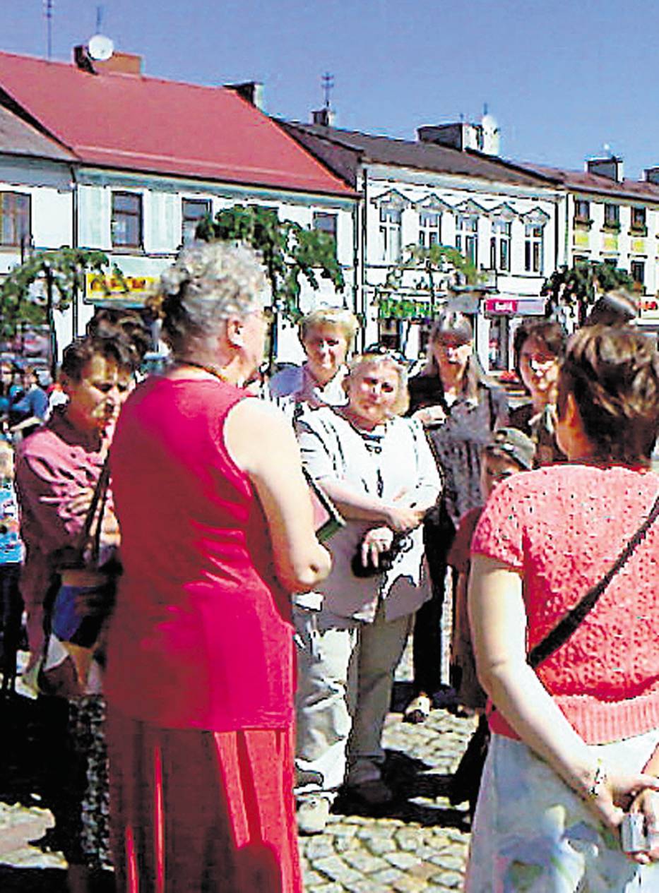 W skierniewickim Rynku spotkało się ponad 20 osób