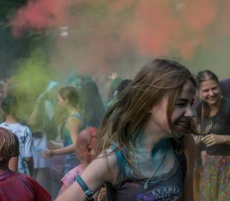 Dzień kolorów, „Holi Day” w ostródzkim Parku Collisa (FOTOREPORTAŻ)