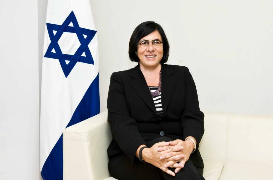 Anna Azari
