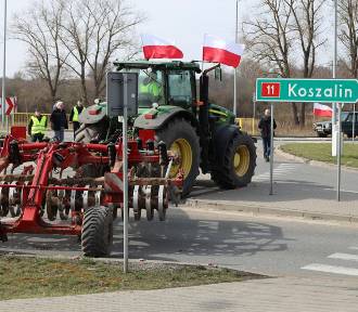 DK11 w Szczecinku zablokowana. Trwa protest rolników [zdjęcia]