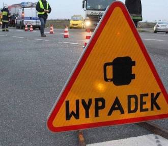 Utrudnienia na autostradzie A4 koło Bochni, samochód uderzył w bariery