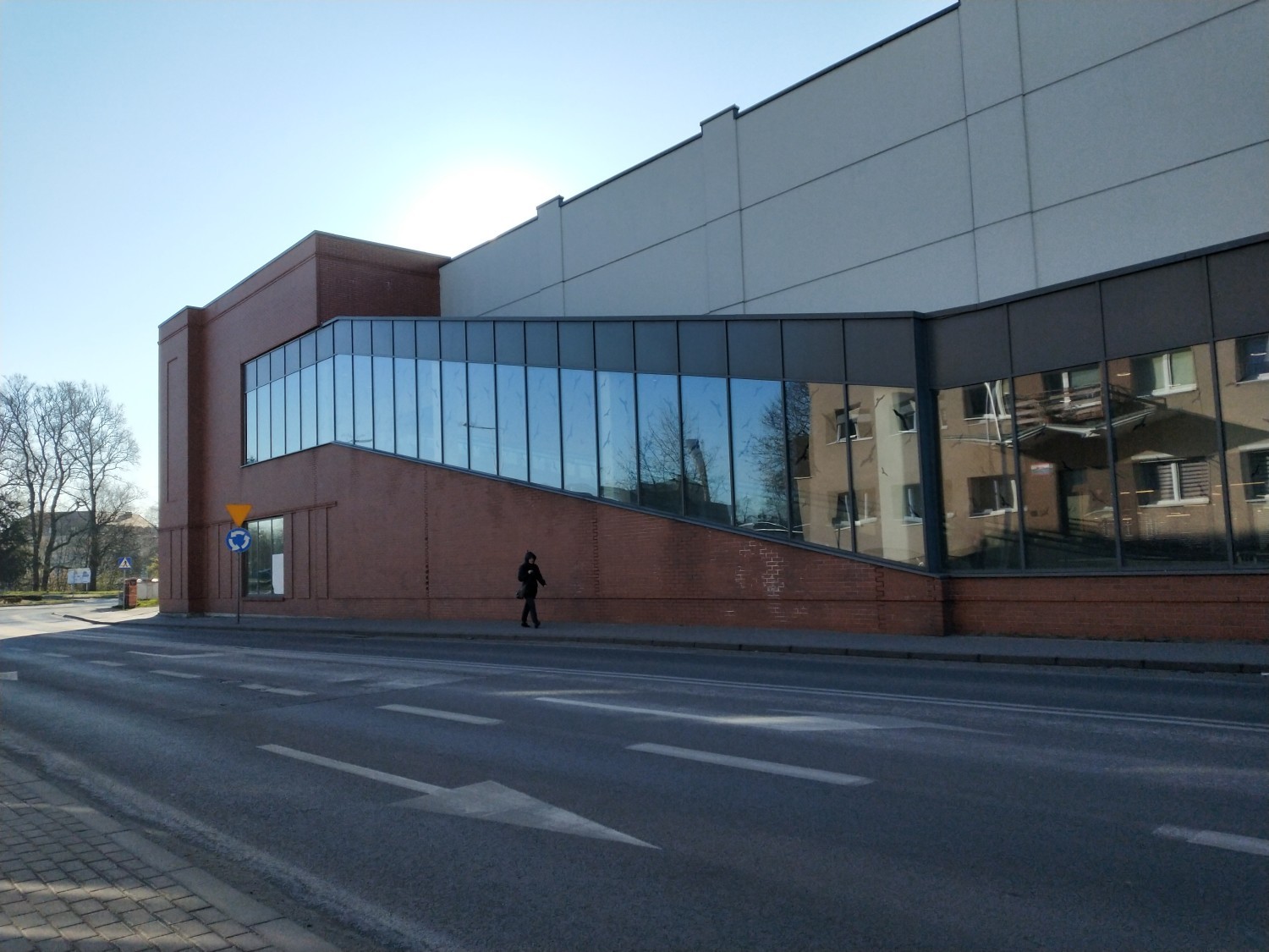 Nowe restrykcje dotyczące handlu i usług