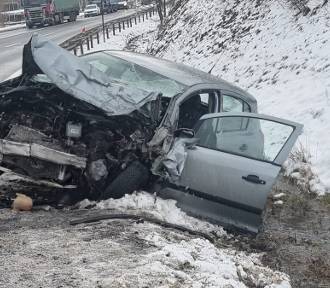 Poważny wypadek samochodowy w Kaczorowie w powiecie jaworskim