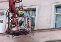 Śmiertelna ofiara pożaru w Wałbrzychu. Na miejscu pracują służby - wideo