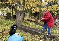 Społecznicy uporządkowali cmentarz w Kocborowie 