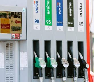 Zamrożone ceny gazu i paliwa bez podatku na dłużej. Sejm przegłosował ważne przepisy