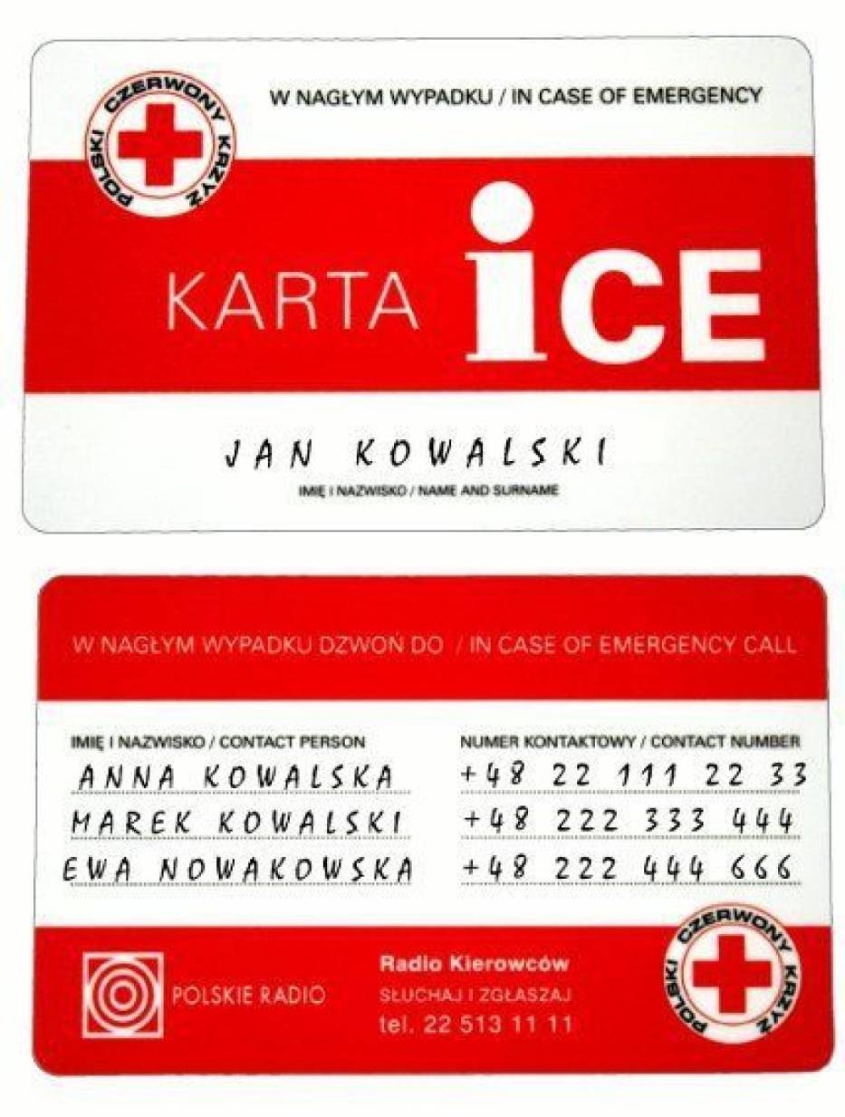 Karta jest rozmiaru kart płatniczych, nie zajmuje dużo miejsca