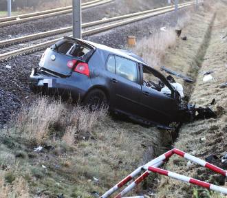 Śmiertelny wypadek na przejeździe kolejowym przy ulicy Bobrowej w Legnicy