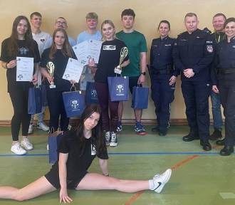 Poddębiccy uczniowie szkół średnich rywalizowali w policyjnym konkursie ZDJĘCIA