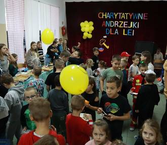 Andrzejki charytatywne 2023 w Nasiegniewie, gmina Fabianki. Zdjęcia