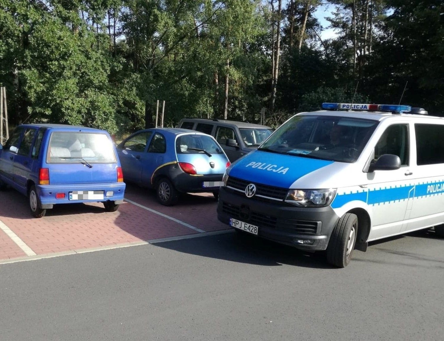 Zwłoki W Samochodzie Zaparkowanym W Kędzierzynie Koźlu Mężczyzna