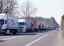 Kierowcy tirów w Hrebennem oczekują ok. 4 dni do przejścia z Ukrainą 