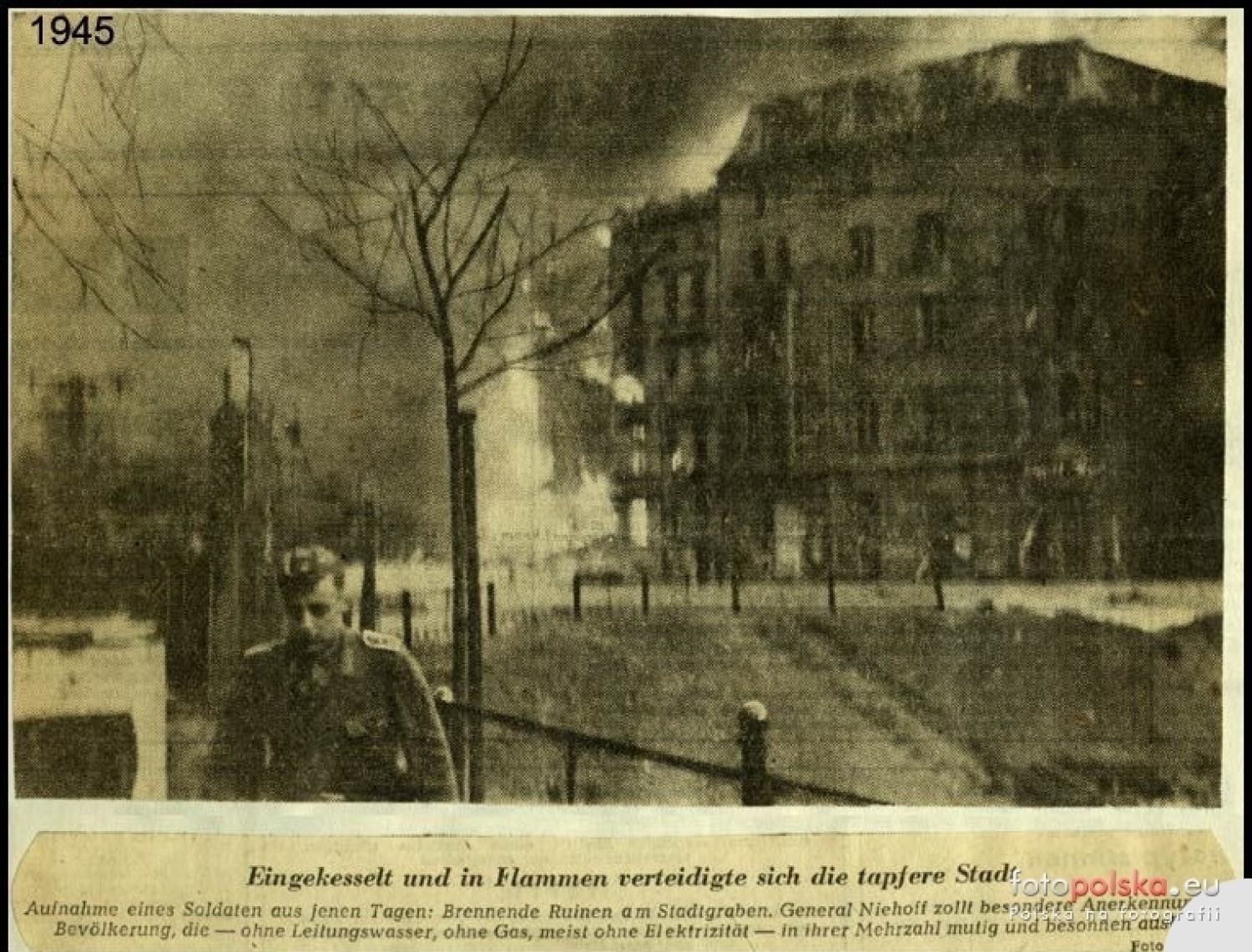 1945 , Gdzieś w płonącym mieście
