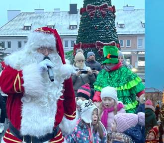 Spotkanie z Mikołajem i odpalenie choinki na placu Legionów w Wieluniu ZDJĘCIA