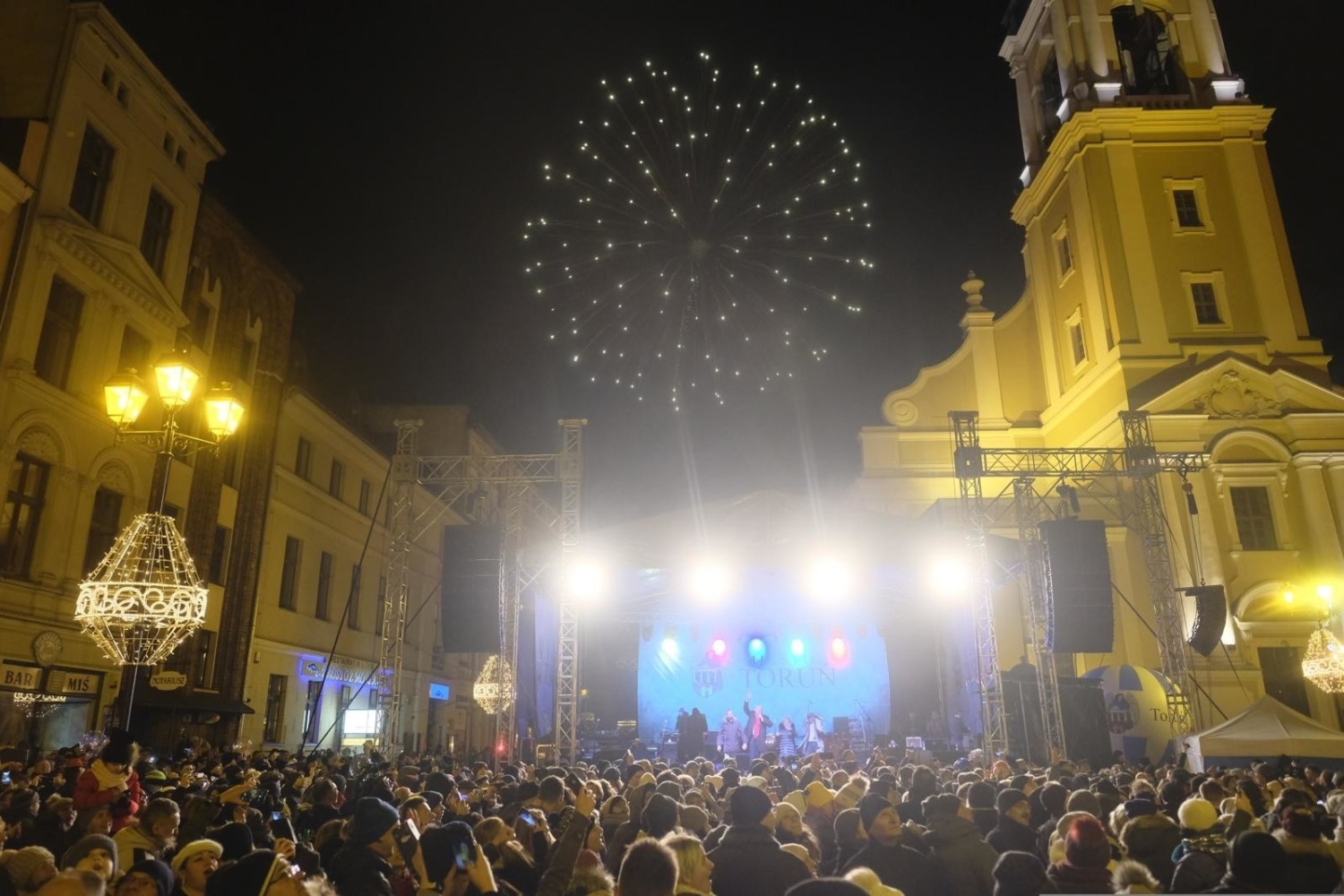 Sylwester 2019/2020 w Toruniu. Wiemy kto wystąpi! Duże zmiany w imprezie na Rynku Staromiejskim