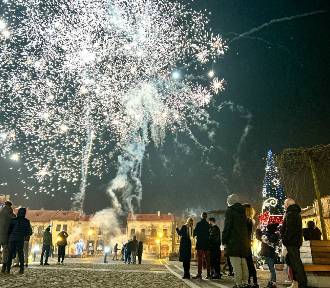 Mieszkańcy Olkusza i okolic przywitali Nowy Rok. Tłumy na rynku 