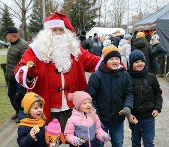 Jarmark Bożonarodzeniowy w Staszowie przyciągnął wielu mieszkańców (NOWE ZDJĘCIA)