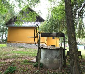 Podlodów. Piękne są tam nie tylko drewniane domy i przydomowe studnie