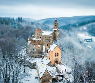 Zima na Zamku Grodno w Zagórzu Śląskim. Bajeczne widoki, za którymi tęsknimy ZDJĘCIA