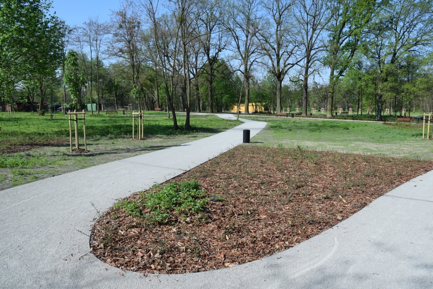 Nowy fragment bulwaru nad Lublinicą rozkwita