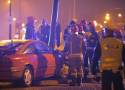 Wypadek w Łodzi na ulicy Rokicińskiej. Sportowym oplem calibrą uderzył w latarnię i uciekł ZDJĘCIA 