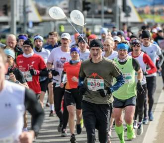 Półmaraton w Pruszczu Gdańskim. Setki biegaczy na ulicach miasta!