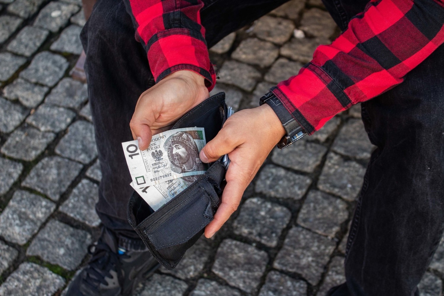 Masz takie 10 zł? Możesz zarobić fortunę! Sprawdź numer seryjny swojego banknotu! Warto!