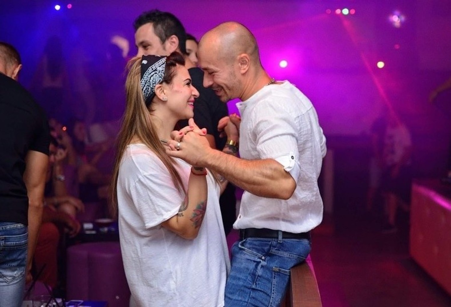 Chcesz wybrać się w weekend na imprezę w Poznaniu i trochę potańczyć, ale nie wiesz gdzie? W galerii prezentujemy najpopularniejsze kluby i dyskoteki w stolicy Wielkopolski, gdzie można się wyszaleć na parkiecie