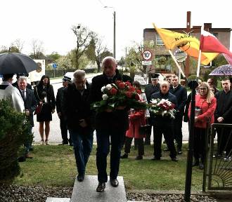 Poświęcenie pomnika zamordowanych mieszkańców Liniewa
