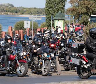 Ale parada! Kilkuset motocyklistów z Kujaw i Pomorza żegna sezon. Zobacz zdjęcia