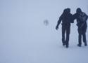 Śmiertelny wypadek na Śnieżce przypomniał, jak niebezpieczne potrafią być Karkonosze. 5 przykazań dla wędrujących zimą turystów 