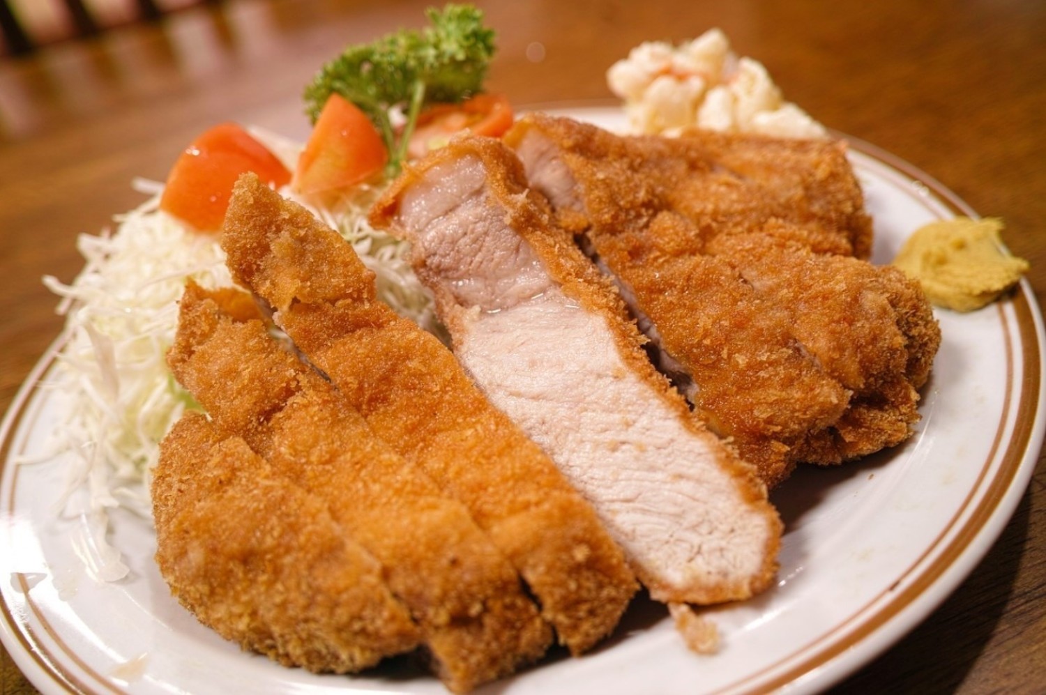 Bon gastronomiczny, zapowiedziany kilkanaście dni temu przez premiera Mateusza Morawickiego, nie będzie bliźniakiem bonu turystycznego, lecz ulgą podatkową dla pracodawców, którzy zechcą ufundować swoim pracownikom posiłki o wartości do 400 złotych miesięcznie