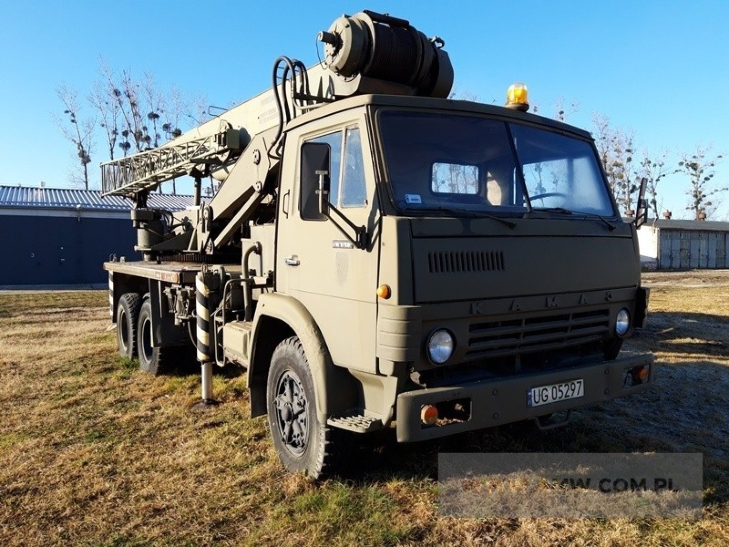 Żuraw DS182T na samochodzie KAMAZ- 53213 o udźwigu 18 t