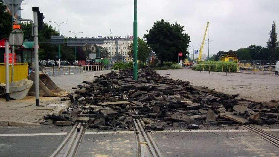 Skontaktuj się z ogłoszeniodawcą Restauracja przy Starym Rynku poszukuje osoby do pracy na zmywaku. Praca w tygodniu i w weekendy, również godziny wieczorne. Elastyczny grafik, mile widziani studenci. Stawka netto 12 zł/h Praca w młodym, dynamicznym zespole, przyjazna atmosfera.