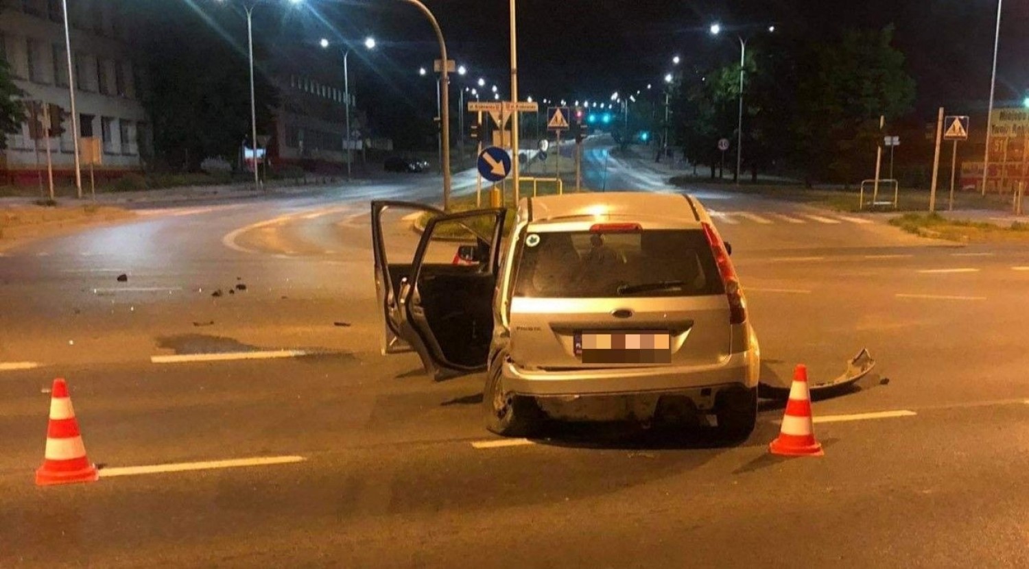 Wypadek na skrzyżowaniu ulic Krakowskiej i Jagiellońskiej w Kielcach. Nastolatka trafiła do szpitala